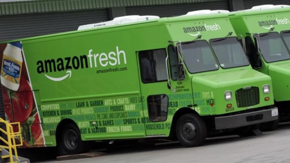 Η Amazon και οι φιλοδοξίες της στις υπηρεσίες ταχυμεταφορών