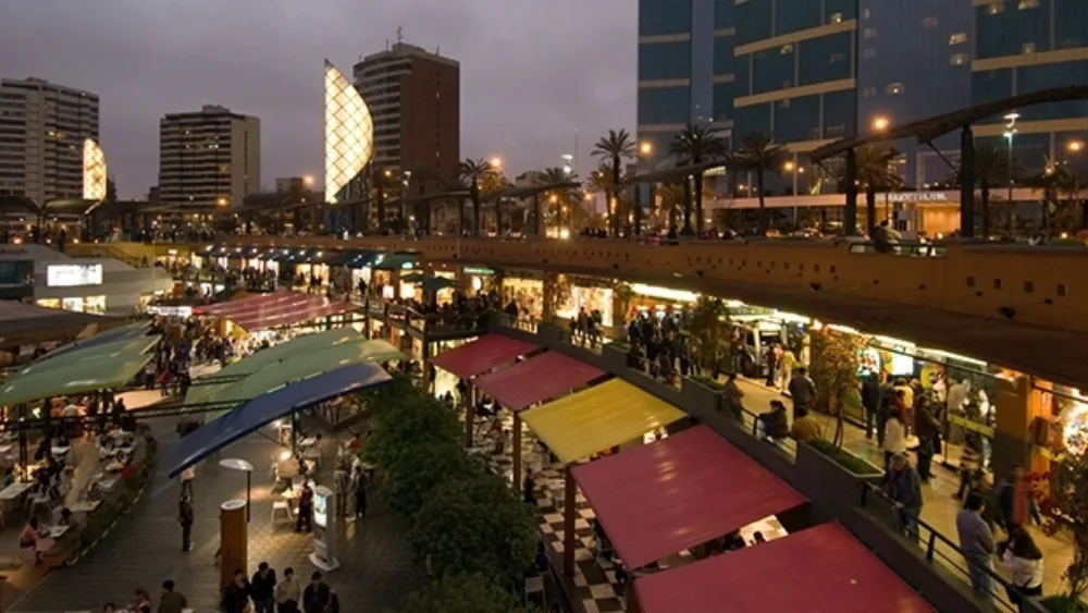 RETAIL - Στον υπολογιστή μου το βράδυ ή στην Ερμού τις Κυριακές;