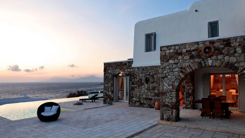 Τουριστικές επιπλωμένες επαύλεις & κατοικίες ή πώς μπορείς να αυξήσεις το εισόδημα σου από το εξοχικό σου!