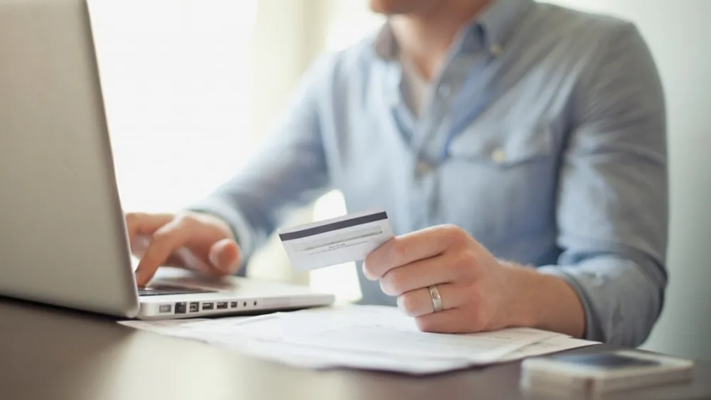 Το ερώτημα που παραμένει ακόμη αναπάντητο: Ποιος είναι άραγε ο πραγματικός τζίρος του Ηλεκτρονικού Εμπορίου στην Ελλάδα;