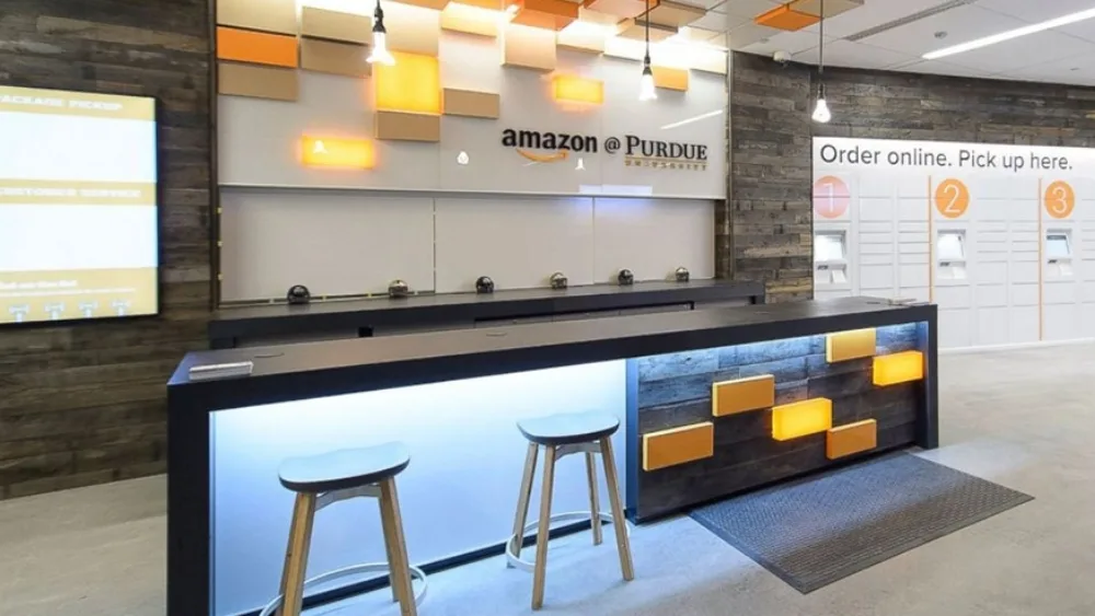 Η Amazon ξεκίνησε τη λειτουργία του πρώτου της φυσικού σημείου παράδοσης – παραλαβής, έχοντας ως στόχο τις τσέπες των φοιτητών