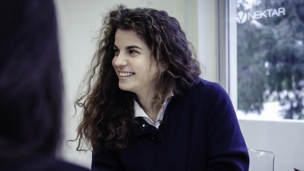 Στη Νέκταρ τα βλέπουν όλα καφέ!