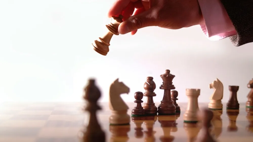 Πότε ο Επιχειρηματίας ανάβει ένα μυρωδάτο πούρο ή Στρατηγική, σκάκι και επιχειρήσεις