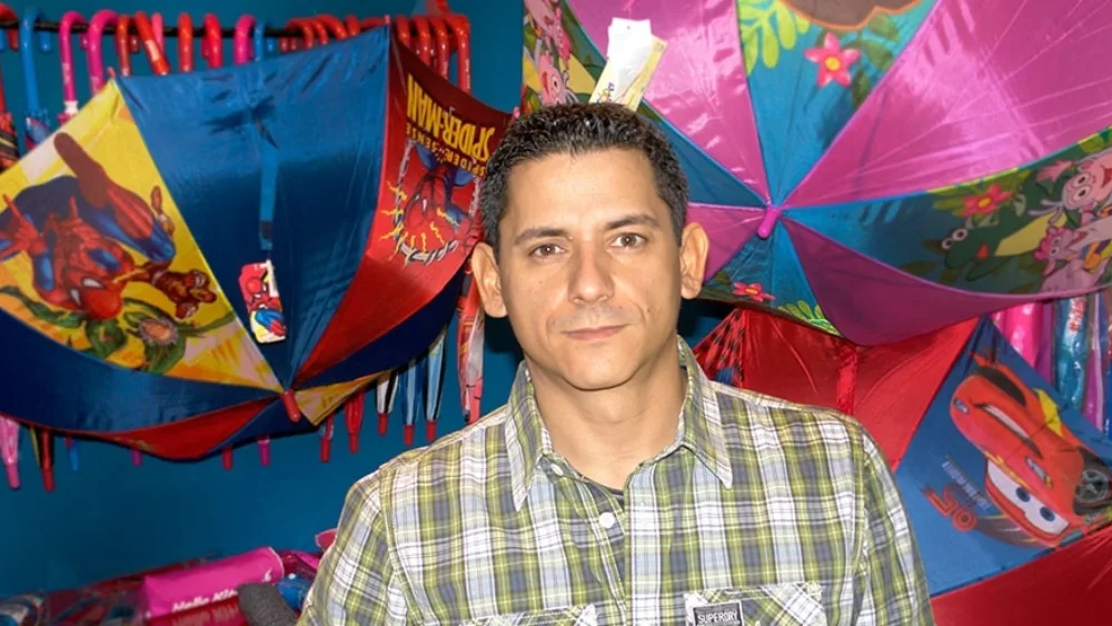 ΧΑΝΟΣ: H oμπρελοποιία που μετρά 88 χρόνια παραγωγής