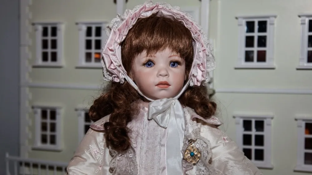 Ερατώ. Χειροποίητες πορσελάνινες κούκλες έργα τέχνης