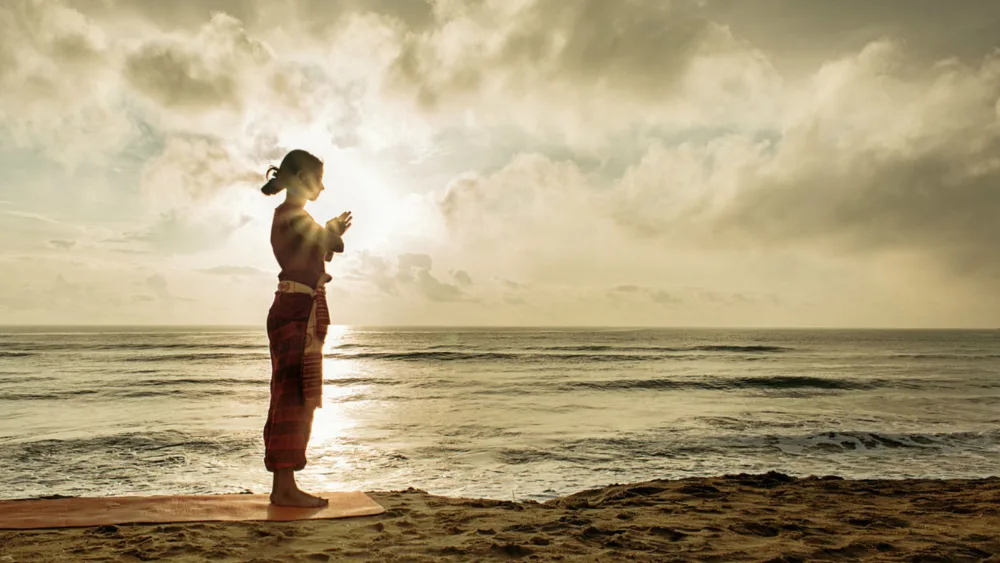 Πως ενεργοποιούμε την εσωτερική μας δύναμη όταν παραδινόμαστε στην ροή του αυθεντικού εαυτού