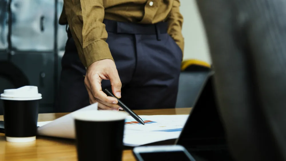 PwC: Το 44% των CEO στην Ελλάδα εκτιμά ανάπτυξη