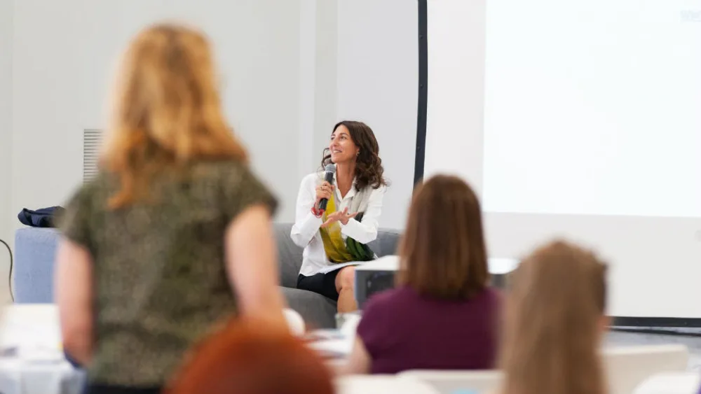 Η Αθήνα υποψήφια για το βραβείο iCapital - Συνέντευξη με την Αντιδήμαρχο Αθηναίων Αμαλία Ζέπου