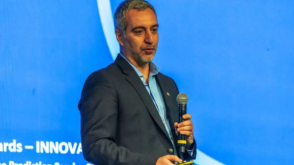 Ιωάννης Ταρνανάς: Ο Έλληνας ερευνητής που καινοτομεί στην πρώιμη διάγνωση του Αλτσχάιμερ [Συνέντευξη]