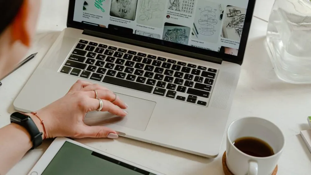 8 συνήθειες των πολύ παραγωγικών ανθρώπων που δουλεύουν από το σπίτι