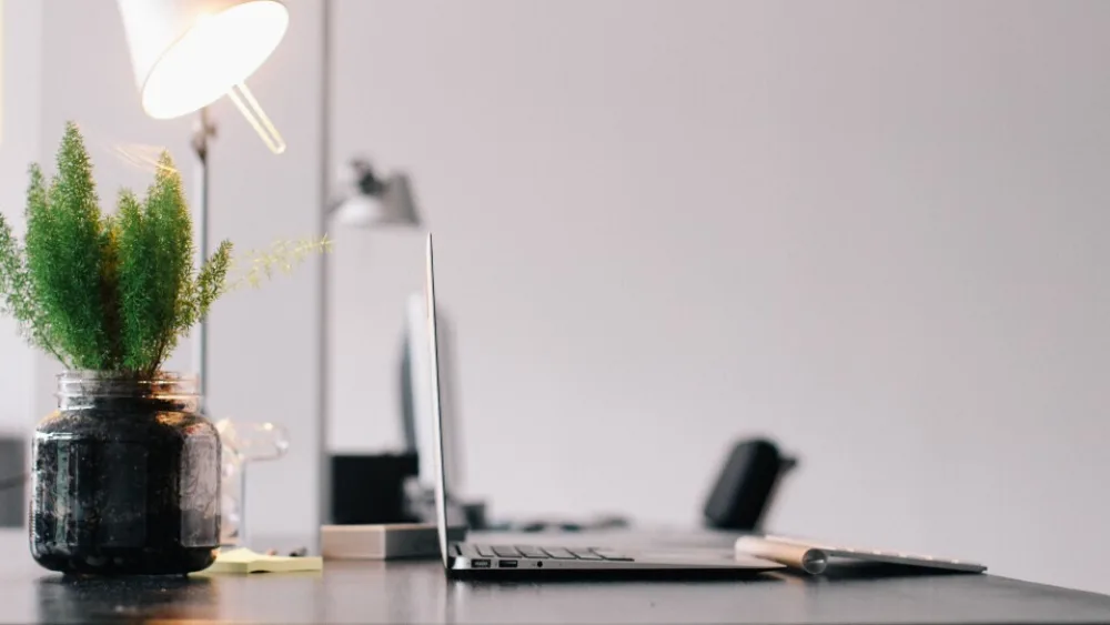7 συνήθειες στο γραφείο που πρέπει οπωσδήποτε να αλλάξεις!