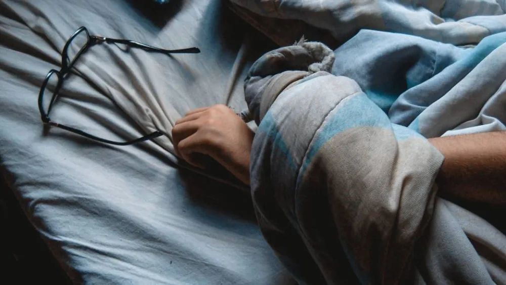 Γιατί δεν πρέπει να κοιμάσαι παραπάνω τα Σαββατοκύριακα