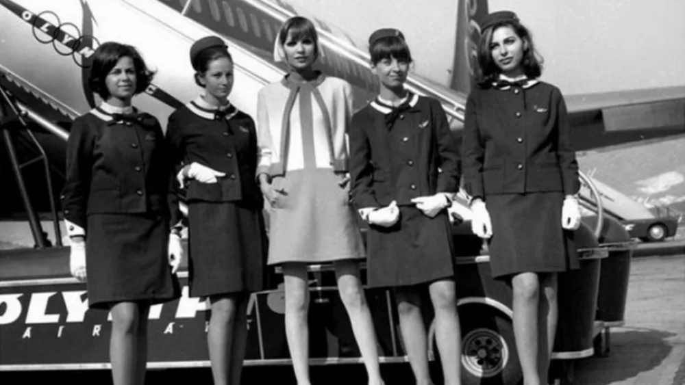 Οι θρυλικές στολές των αεροσυνοδών της Ολυμπιακής επί Ωνάση -Οταν έδινε «χρυσό» για να τις ντύσει [εικόνες]