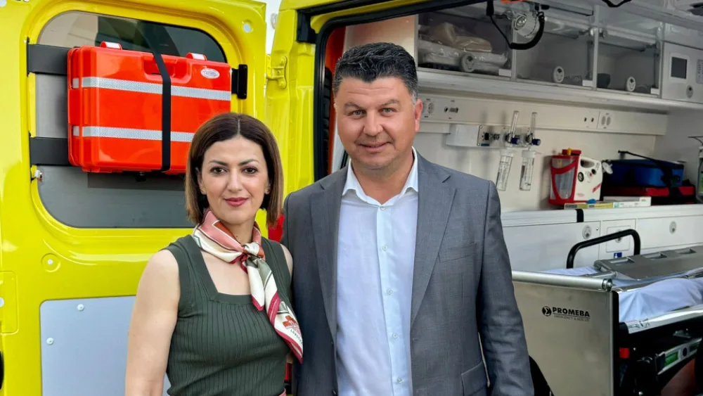 Παρουσία Αγαπηδάκη η παράδοση του νέου ασθενοφόρου για το ΚΥ Πάτμου