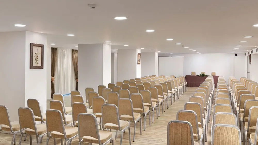 Ο Νίκος Βαρβαδούκας και ο Μιχάλης Τσικνάκης στο ne33 ThinkTank, στην Πάτρα στις 24 Απριλίου