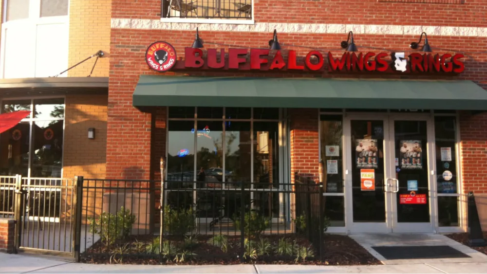 Έρχεται το “Buffalo Wings & Rings”, η διάσημη αμερικάνικη αλυσίδα casual dining!