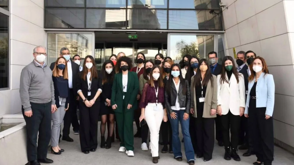 Η EY Ελλάδος καλωσόρισε στην ομάδα της 20 απόφοιτες του ReGeneration Academy