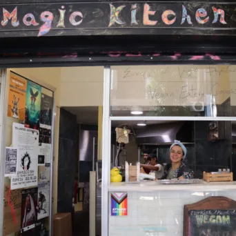 Magic Kitchen: Το φαγητό είναι τρόπος επικοινωνίας που τους ενώνει όλους!