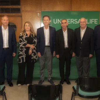 Στρατηγική Συνεργασία με τη Universal Life συνάπτουν τα πολυιατρεία Medifirst & Αθηναϊκή Γενική Κλινική