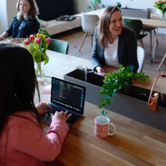 Γιατί η εργασία διαφέρει από  το επάγγελμα - καριέρα;