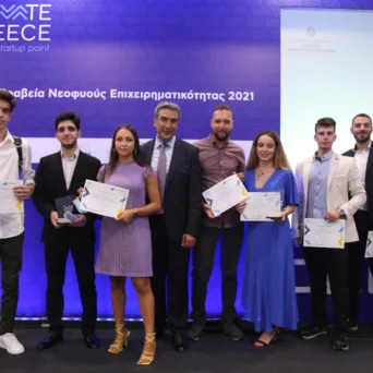 JA Greece: Tιμητικά βραβεία από το Elevate Greece στις «start up» Swim.me και FlowOn