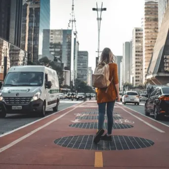 Πως ταξίδεψα εντελώς δωρεάν σε 32 χώρες, από τις ΗΠΑ μέχρι την Κίνα [video]