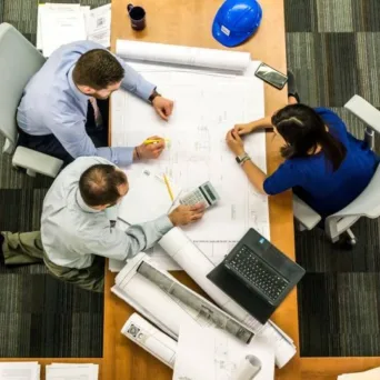 Οδηγός επιτυχίας: 6 πρακτικές για νέους Μanagers