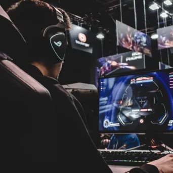 Τα Esports, το τζίνι και η McLaren