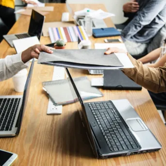 Η μισθολογική ανισότητα στην Ε.Ε: Οι τάσεις και η εικόνα στην Ελλάδα
