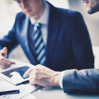 Όταν οι αξίες γίνονται καθρέφτης: Γιατί οι οργανισμοί προτιμούν να φαίνονται καλοί αντί να είναι αληθινοί