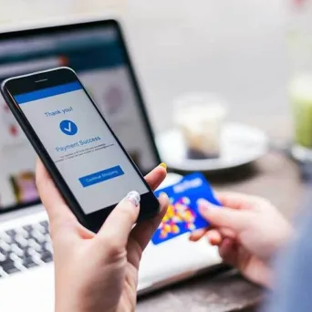 Απάτες στις online αγορές: Οι Έλληνες χάνουν πολλά χρήματα τελικά κυνηγώντας τις προσφορές της Black Friday