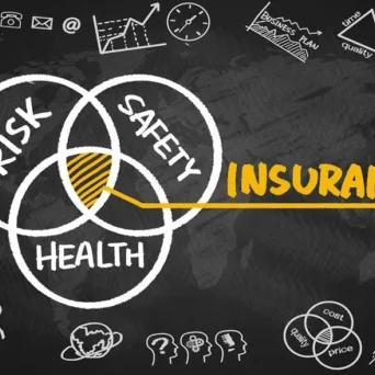 Η κυβέρνηση δεν θέλει να πειράξει τις κλινικές και οι ασφαλιστικές προσπαθούν να βρουν λύσεις μέσω ΣΔΙΤ και εξαγορών