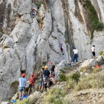 Μαθήματα Βουνού: Κρατήσου