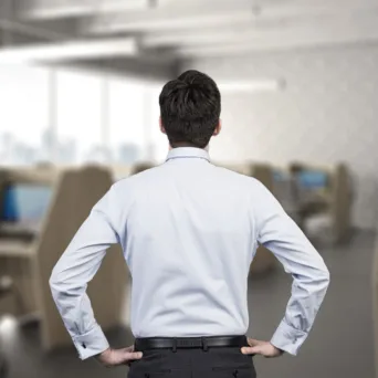 «Να κάνετε πωλήσεις και όχι απολύσεις»