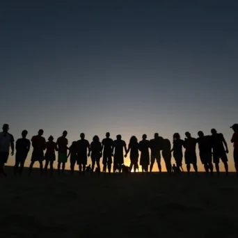 ​Οι Πολεμιστές του Φωτός Σήμερα: Αξίες και Νίκες σε Έναν Σκοτεινό Κόσμο