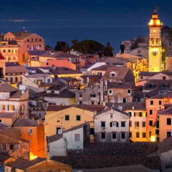 Ferryhopper: Οι κορυφαίοι νησιωτικοί προορισμοί του Πάσχα 2026 - Κέρκυρα και Αίγινα πρωταγωνίστησαν