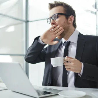 Γιατί νιώθετε πάντα κουρασμένοι μετά τη δουλειά;