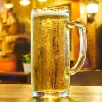 Ο Καναδάς φτιάχνει την πρώτη μπύρα κάνναβης - «Σε χτυπάει πολύ γρήγορα»