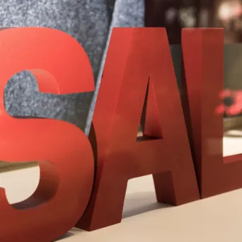 Ανοιχτά τα καταστήματα την Κυριακή 19 Ιανουαρίου στο πλαίσιο των χειμερινών εκπτώσεων - Τι να προσέξουν οι καταναλωτές