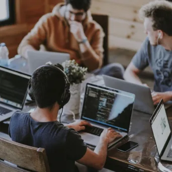 IWG: Οι 10 κορυφαίες τάσεις που αναμένεται να διαμορφώσουν το εργασιακό τοπίο το 2026