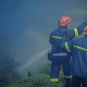 Πυροσβεστικό Σώμα: Ανοίγουν 26 θέσεις εργασίας για πλοηγούς κυβερνήτες και πλοηγούς μηχανικούς