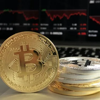 Η ΕΚΤ κρούει τον κώδωνα του κινδύνου για τις υψηλές αποτιμήσεις στις αγορές, ιδίως των κρυπτονομισμάτων