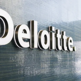 Μελέτη Deloitte: 85% των οργανισμών αύξησαν τις επενδύσεις τους στο AI το τελευταίο έτος