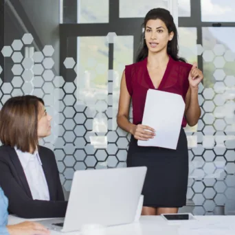 Παρέμβαση της Επιτροπής Γυναικείας Επιχειρηματικότητας του Ε.Ε.Α: Επίδομα μητρότητας σε γυναίκες επαγγελματίες