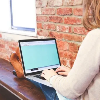 IWG: Το 66% των γυναικών δηλώνουν ότι οι ευέλικτες μορφές εργασίας διαδραματίζουν σημαντικό ρόλο στην επαγγελματική τους εξέλιξη