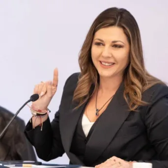 Σοφία Ζαχαράκη για το Ψηφιακό Σχολείο: «Η τεχνολογία υπηρετεί τη γνώση και όχι το αντίστροφο»