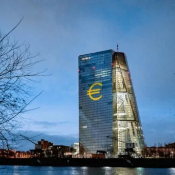 Η ΕΚΤ πήρε απόφαση να αυξήσει τα επιτόκια για πρώτη φορά μετά από τρία χρόνια