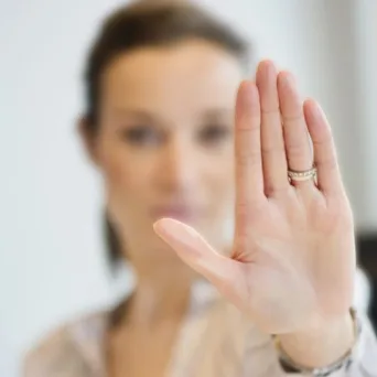 Κατά της παρενόχλησης και της βίας στην εργασία στο Δημόσιο: το νέο νομικό πλαίσιο