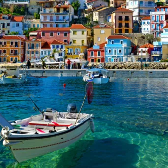 Αναζητώντας επενδύσεις 35 δισ. ευρώ… για να «αντέξουμε» τον τουρισμό