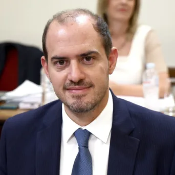 Όσα δήλωσε ο υφυπουργός Οικονομικών για τον Προϋπολογισμό του 2026 - Έμφαση δίνεται στις οικογένειες και τους νέους